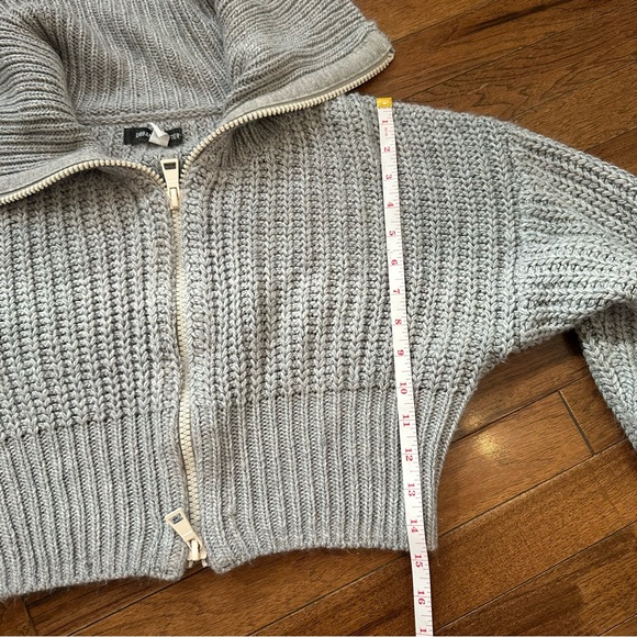 Urban Outfitters Cropped Grey Zip Up Sweater chunky knit with large collar M - Picture 10 of 11